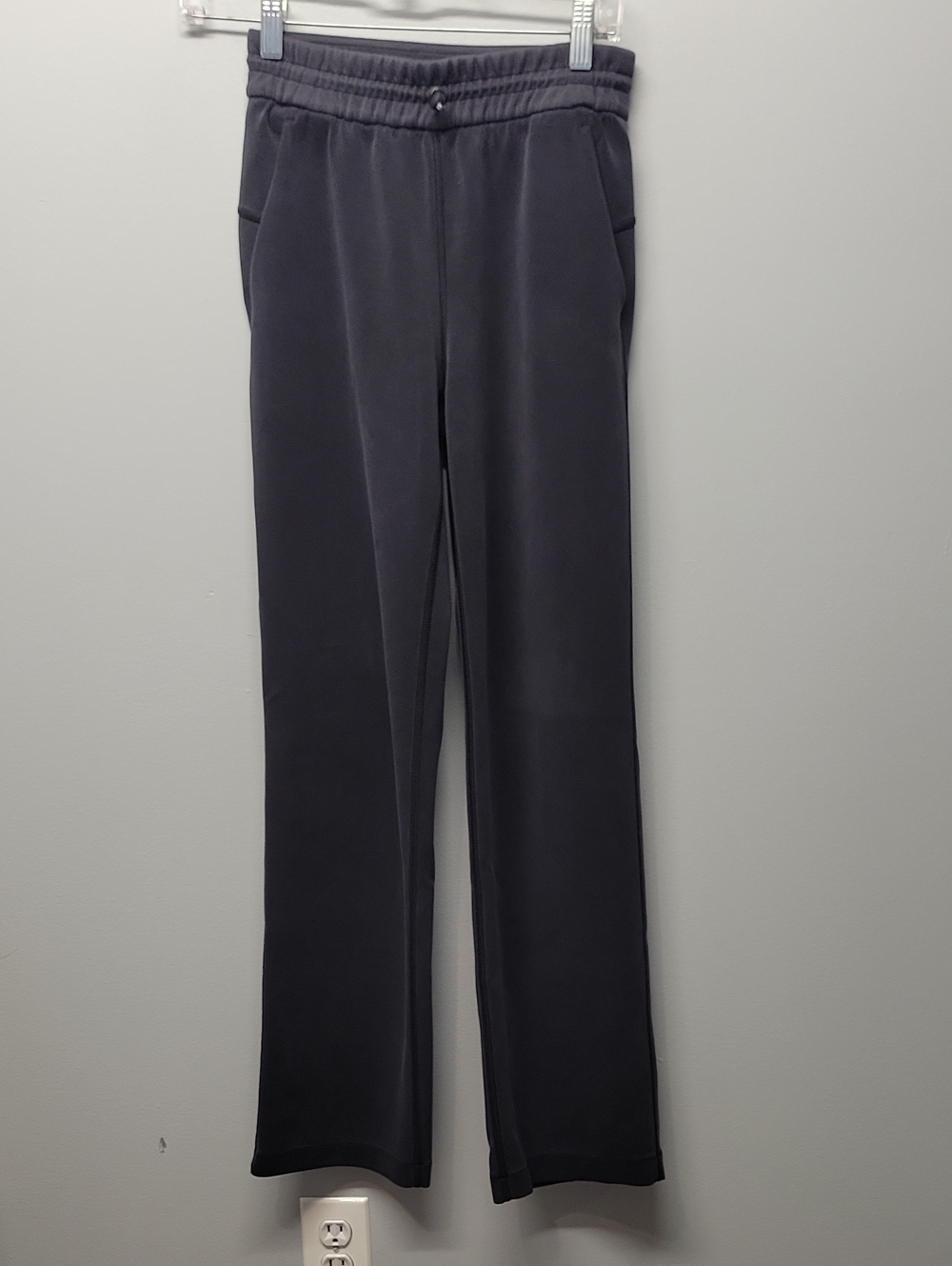 Lululemon gray high rise softstreme pants size 2 short 28.5"
